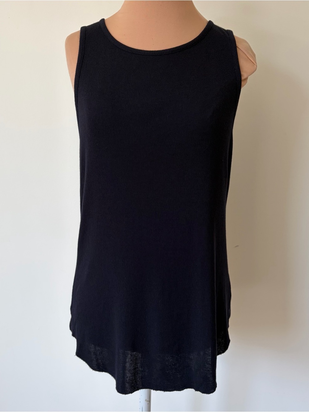 Vince Ribbed Sleeveless Raw Hem Stretch Cotton Slim Fit Black Tank Top EUC Sz L